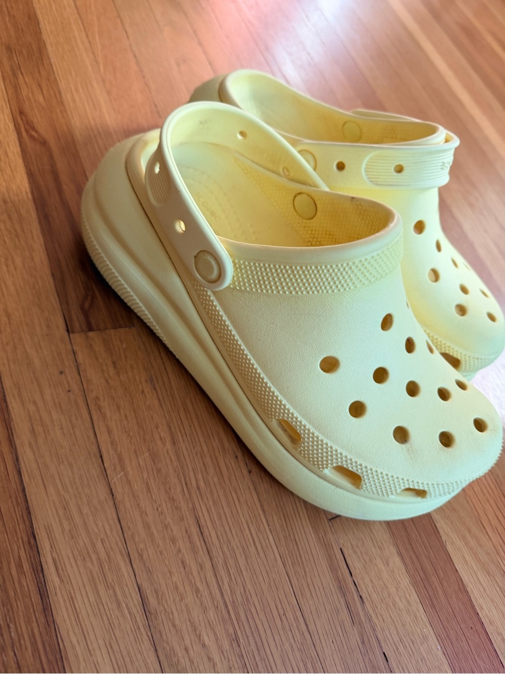 CROCS Light Yellow Platform Style